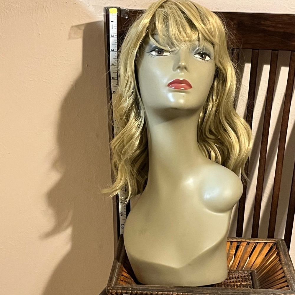 Blond wig blond roots